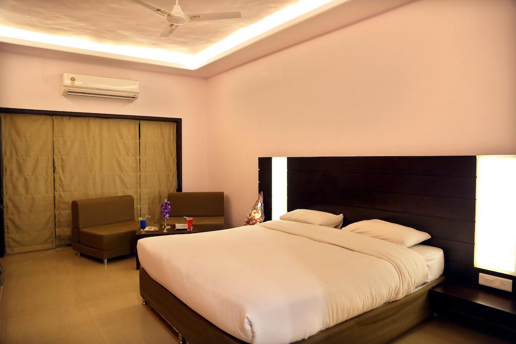 Pluz Resort Silvassa Δωμάτιο φωτογραφία